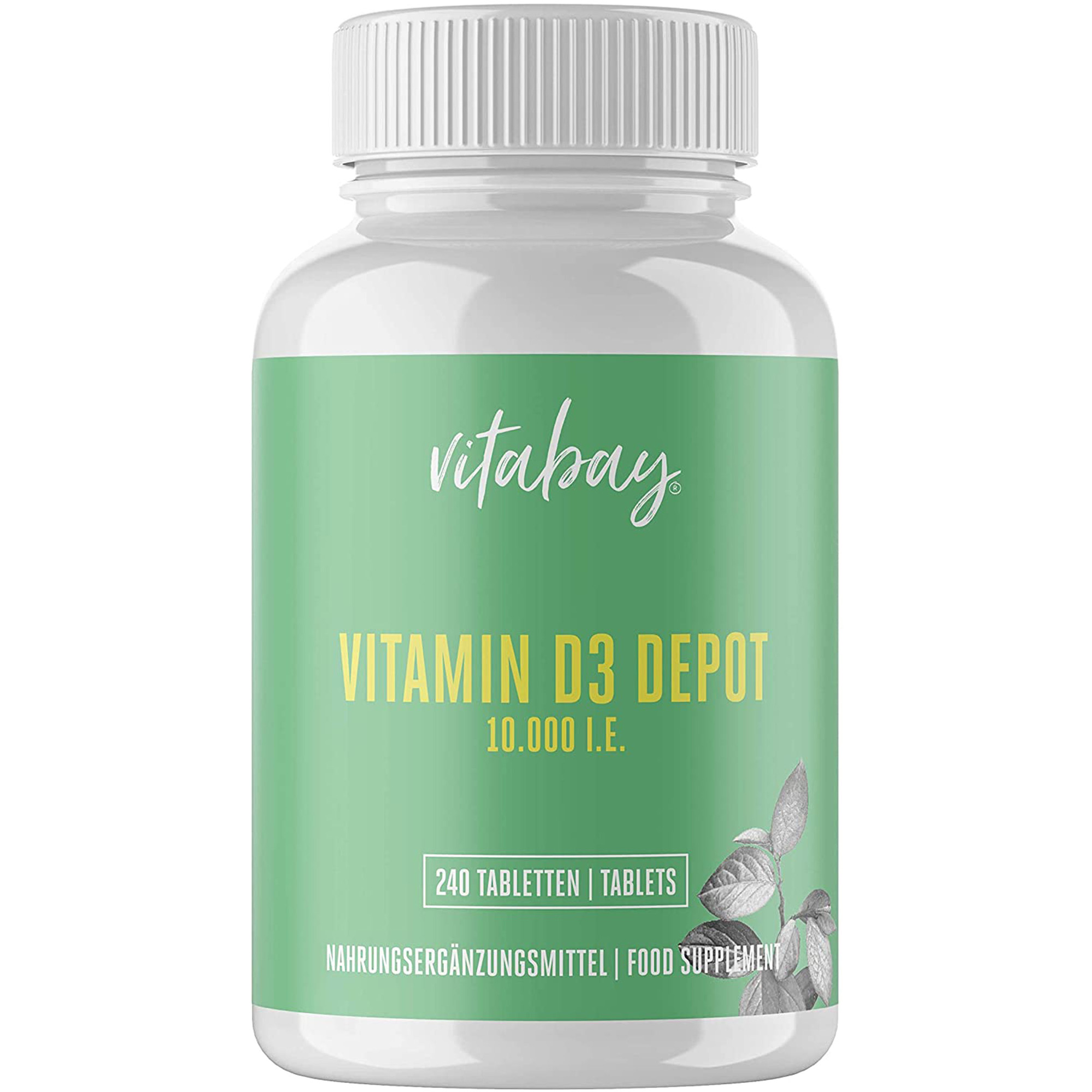 Weißes Flasche mit grüner Etikettierung, beschriftet mit "vitabay Vitamin D3 Depot 10.000 I.E." und Angaben zu 240 Tabletten und Nahrungsergänzungsmitteln.