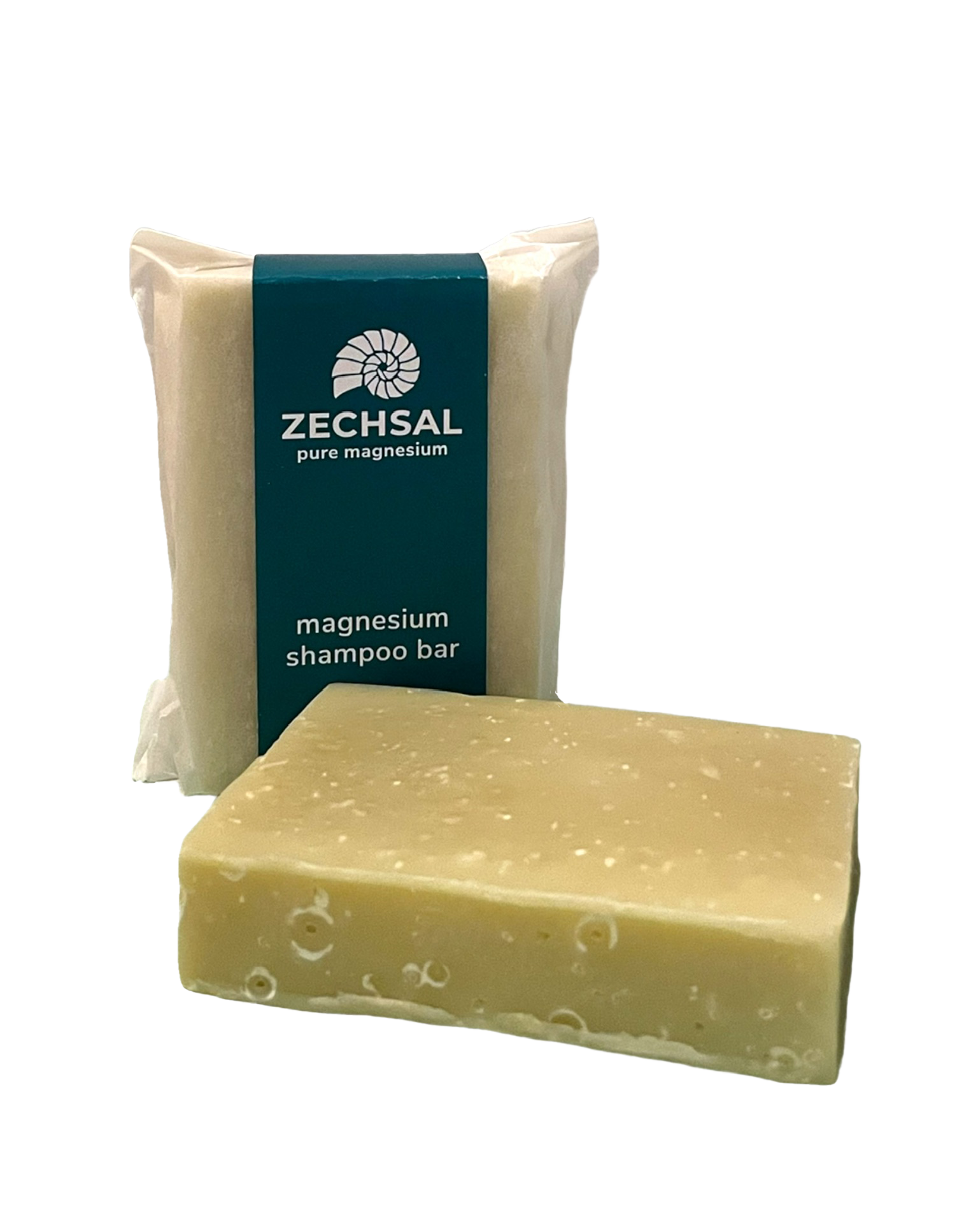 Zwei Seifenstücke, eines mit Verpackung, beide mit dem Aufdruck "Zechsal" und der Bezeichnung "magnesium shampoo bar".